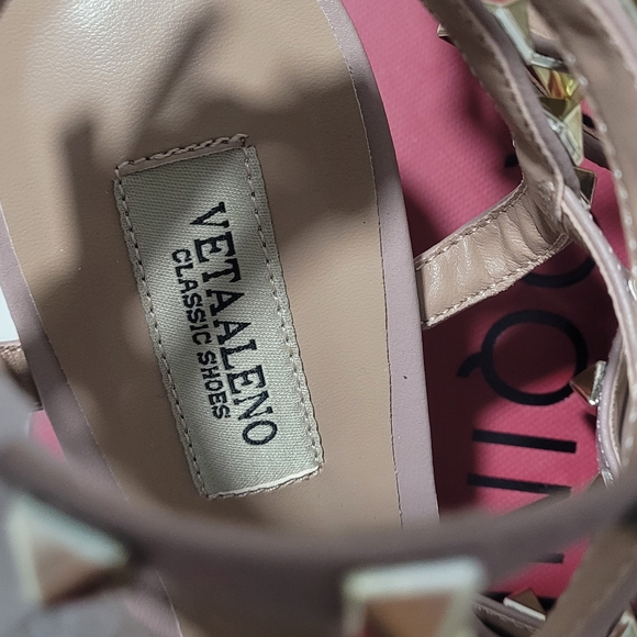 VETAALENO Women's Studded Pumps Pointed Toe -  7 US - Picture 3 of 9